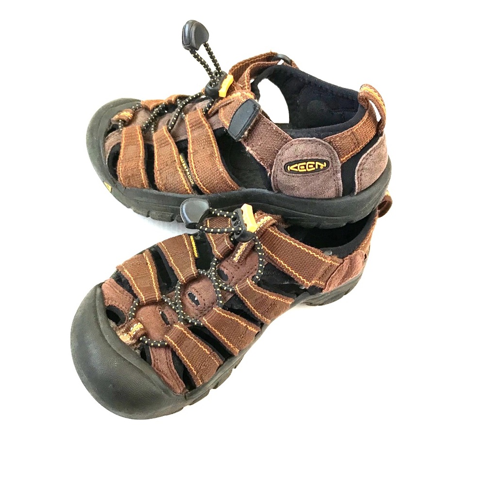 Keen sandals size 11/12 brown, water shoes